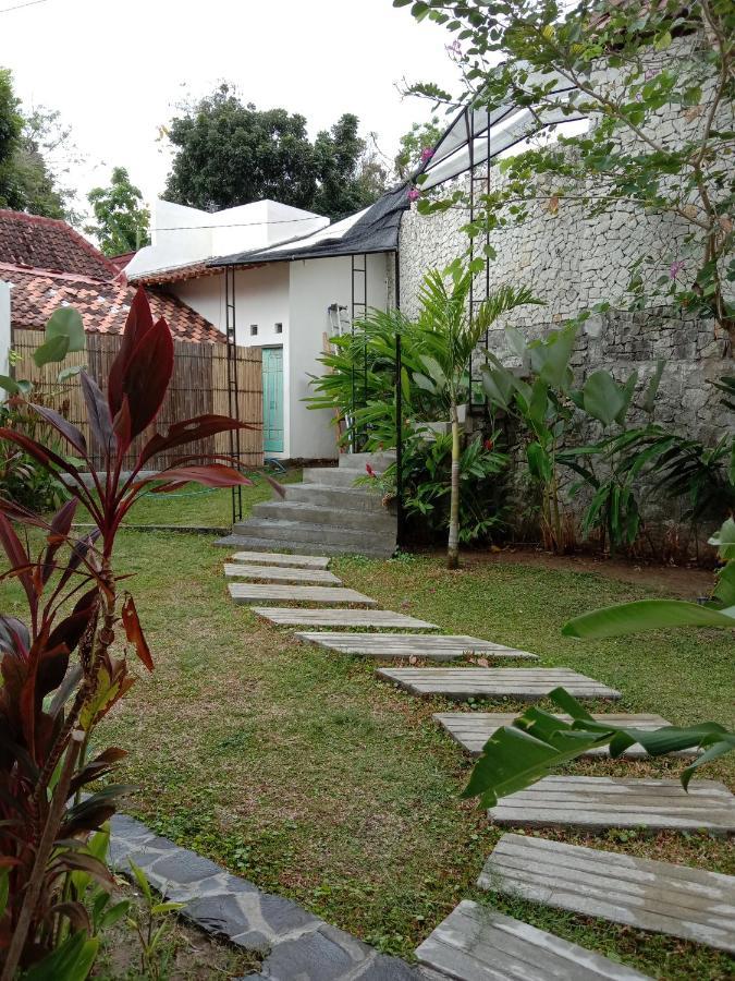 Sunmoonstarvillas Yogyakarta Jarakan Εξωτερικό φωτογραφία