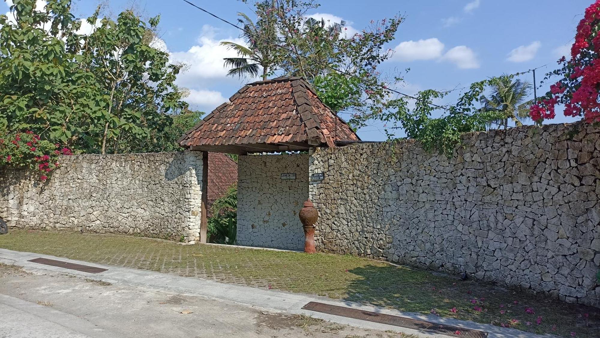 Sunmoonstarvillas Yogyakarta Jarakan Εξωτερικό φωτογραφία